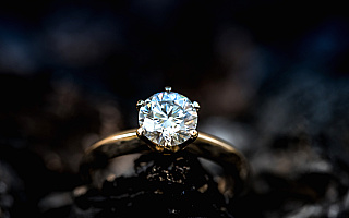 19-latek ukradł pierścionek w sklepie jubilerskim. „Nie było tutaj jednak żadnego podtekstu miłosnego” 19-latek ukradł pierścionek w sklepie jubilerskim. „Nie było tutaj jednak żadnego podtekstu miłosnego”